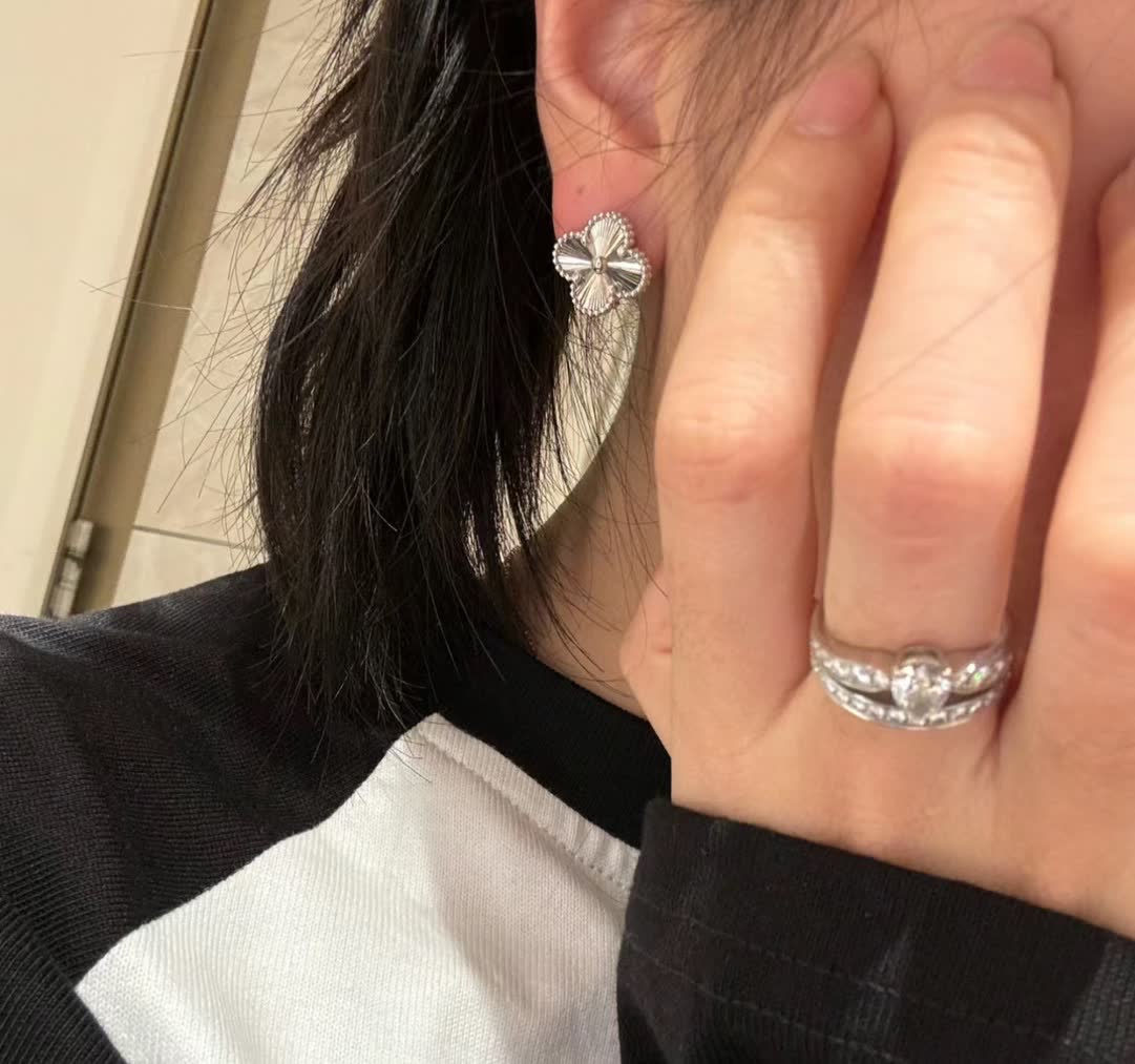 Van Cleef & Arpels Alhambra Earrings